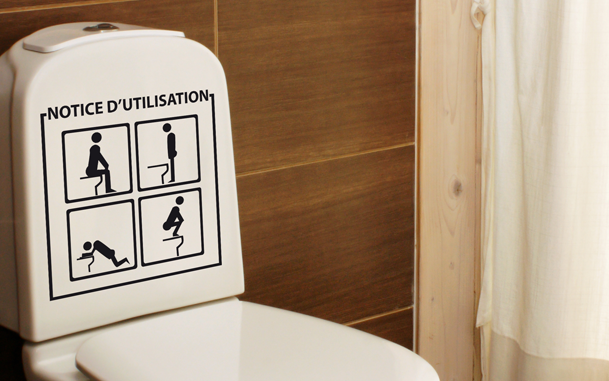 Déco : des stickers pour des WC originaux